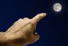 اضغط على الصورة لعرض أكبر. 

الإسم:	finger-moon1.jpg 
مشاهدات:	428 
الحجم:	30.9 كيلوبايت 
الهوية:	4630